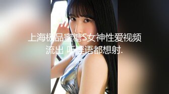 00后长发小美女独自在家自慰。把牙刷当肉棒舔