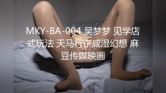 绝美反差婊女友，看似清纯可爱的女友，在床上其实一个十足的大骚逼，只要有鸡巴就能艹她