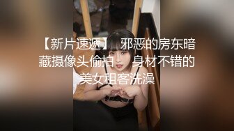 诱人的风骚少妇黑丝露脸让小哥在厨房里草，深喉口交大鸡巴