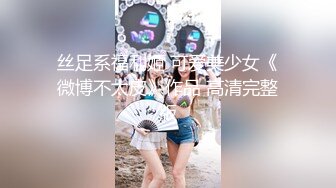 【AV佳丽】性感的中国女孩露西有一个私人沙发帮助她锻炼和操她