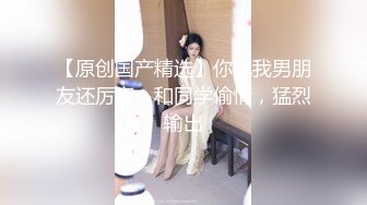 海角绿帽圈大神喜欢让媳妇四处裸露勾引路人 带骚老婆逛景区玩刺激偶遇单独路人献妻给操满足我的绿帽愿望