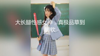  小胖哥2800元约了位高颜值长裙美女上门服务,人美身材好,还有点腼腆害羞