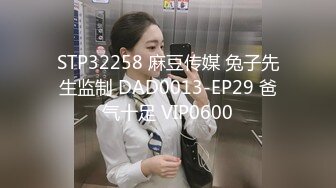 ❤️极品反差婊❤️眼镜妹就是骚，超神颜值，轻素颜无美颜纯天然，乐呵呵的吃吊然后口爆吞精！