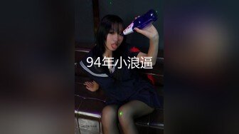   童颜巨乳小女友跟小哥激情啪啪，全程露脸玩滴蜡小游戏，交大鸡巴让小哥舔逼