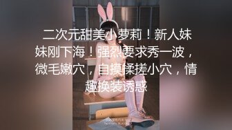   三个中年妇女玩弄一个大哥全程露脸丝袜情趣，大黑牛自慰骚穴特写展示