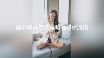 【角色扮演】艾米丽·贝尔 (Emily Belle) 穿着性感的角色扮演向您发起进攻。她想要你的鸡巴